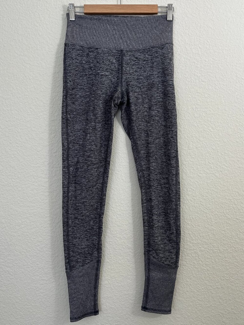 Alo Yoga Alosoft Lounge Gray Leggings